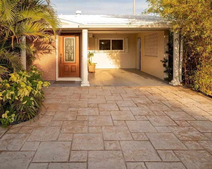 Lovely 3-Bd, Walk To Bars, 9 Min Drive From Beach! Heated Pool. Форт Лодърдейл Екстериор снимка
