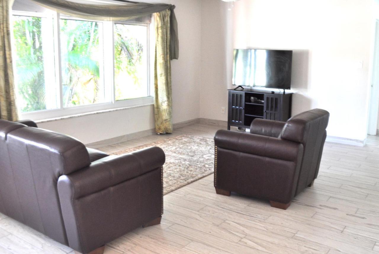 Lovely 3-Bd, Walk To Bars, 9 Min Drive From Beach! Heated Pool. Форт Лодърдейл Екстериор снимка